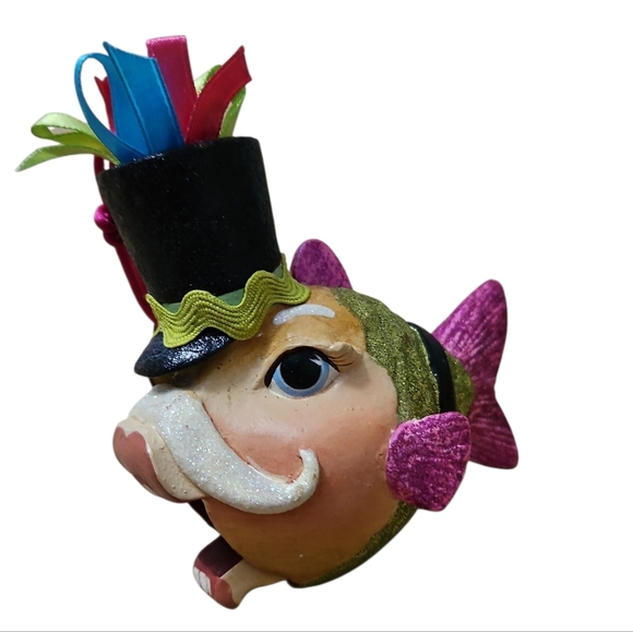 Katherine's Collection Big Red Lips Fish Billards 8 Ball Tree Nutcracker Lot 4 - Picture 3 of 6